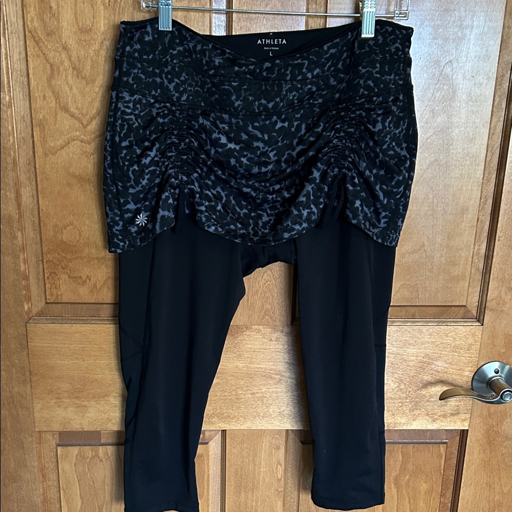 Athleta Black Patterned Capri Running Pant